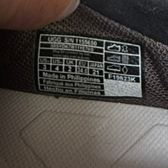 NWT! "UGG" KIDS Venture Daze Slip On Suede SZ 3Y Thick Tread Embroidered Accent - Picture 6 of 11